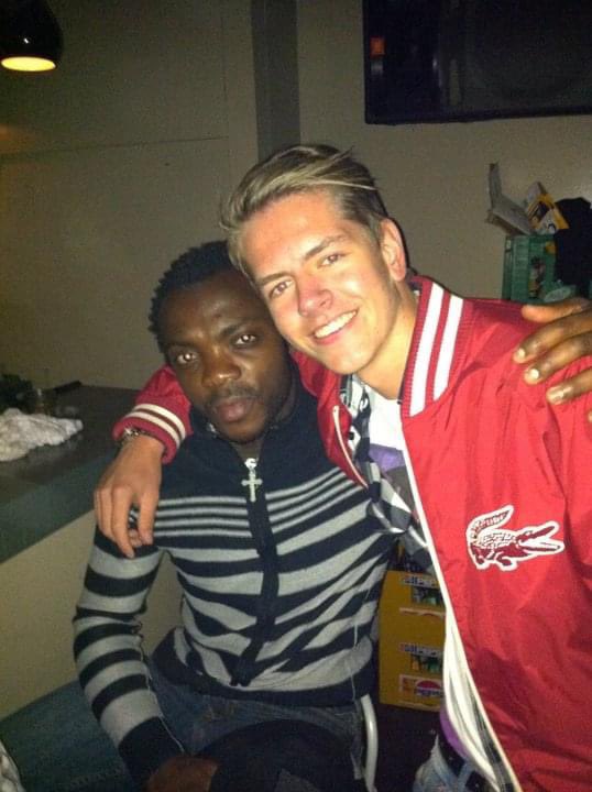 thomaskiyeah's tweet photo. Dickson Nwakaeme på Pusterummet i Jomfru Ane Gade - dagen før en kamp i 2010 @KasperVase https://t.co/8HhC4zgMzB
