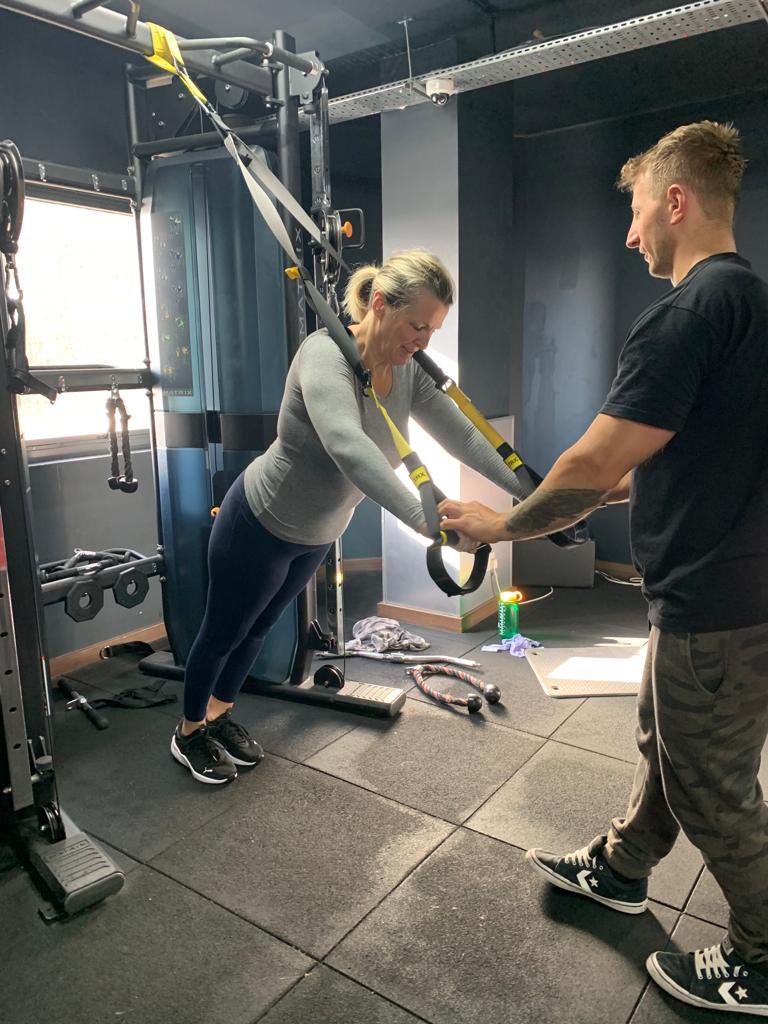 cherylsaitp's tweet image. 6 months of lifting and strengthening!!!  I’m most proud of my consistency….. I’ve never invested in myself or thought this would be possible?  I’m down 21lbs but have gained so much!  Its an empowering change and Twitter has been epic for support and learning❤️#keepfuckinggoing