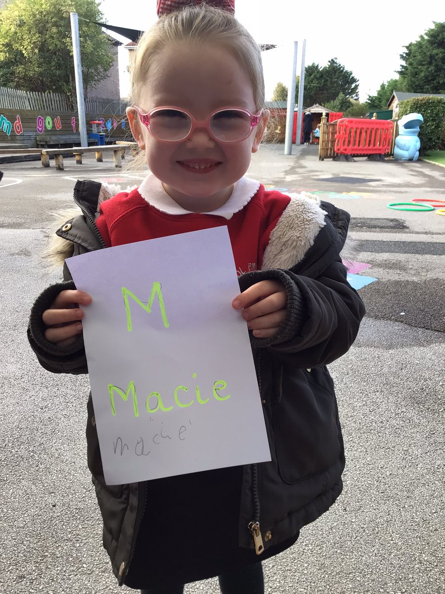 MissSmith2017's tweet photo. @YsgolEmmanuel super name writing today 😊 https://t.co/HuskQq3bt0
