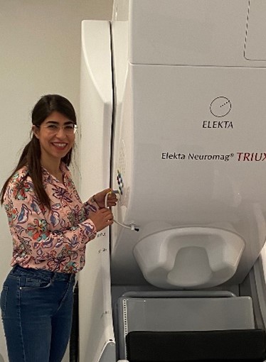 TheCHBH's tweet image. Postdoc Dr Tara Ghafari gives an overview of the  upcoming #mTBIPREDICT study. A huge collaboration between many institutions &amp;amp; the @DefenceHQ, spearheaded by @IIHDrBirmingham, with the aim to improve outlook of mild #traumaticbraininjury
bit.ly/chbh-annualrep…
#CHBHAnnualReport