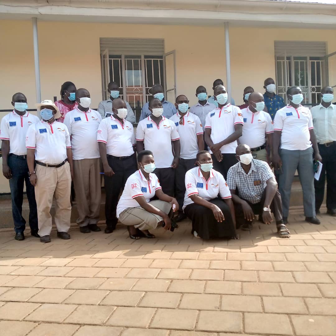 giz_uganda's tweet photo. Agriculture employs over 70% of UG’s population, thus, enhancing agric productivity is key for the country's dev't. GIZ CUSP has supported Kaberamaido DPCC &amp; CSOs to present a position paper to the district council to support proper planning &amp; budgeting for the production sector. https://t.co/muVemSTZKq