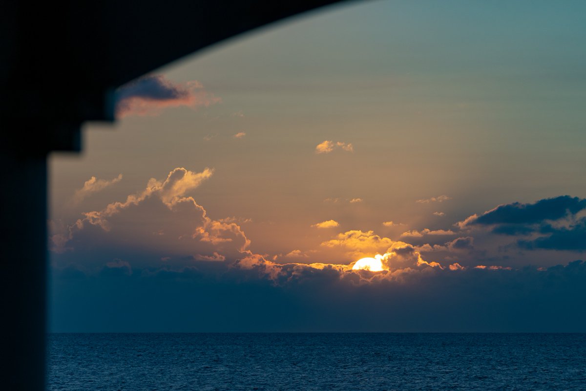 take496d's tweet photo. Today's sunset.
SONY α7 III
SONY FE 70-200mm F4 G OSS
#okinawa #sunset #sunabe #seawall #sunabeseawall #sonya7iii #photography #沖縄 #summer https://t.co/57RmgfqlPB