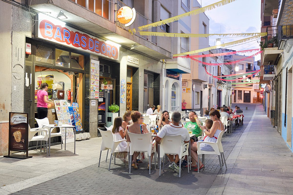 calp_ayto's tweet photo. 🥘🍕🍲#Calp posa en marxa la campanya BonoCome per a potenciar el consum en establiments d'hostaleria . La iniciativa compta amb un pressupost de 250.000€.
+info: https://t.co/AaSUy6rop5
@creama_org #AEMCO https://t.co/02fRP4P6An