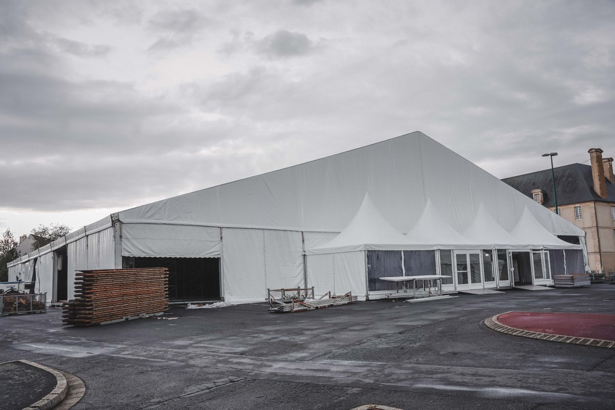 PrixBayeux's tweet image. #PBCN2022 : J-3 avant la 29è édition du #PrixBayeux ! Les équipes installent actuellement les expositions et le chapiteau. 💪  À bientôt !!
🇬🇧 The Bayeux Calvados-Normandy award starts in 3 days !! Teams are currently setting up the exhibitions and the pavilion. 💪 See you soon !