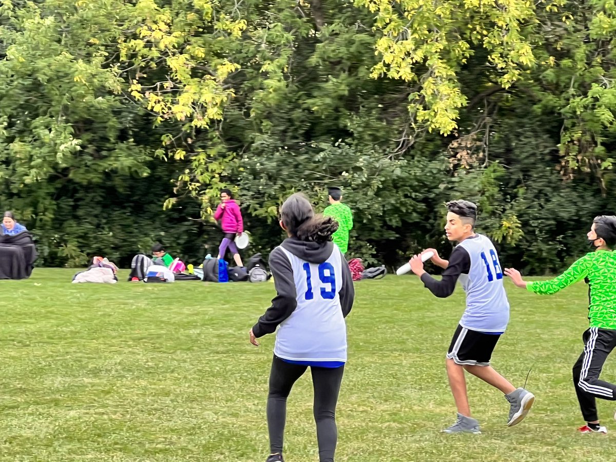 MacOdrum009's tweet photo. The Eagles are BACK! Congrats to our Ultimate Frizbee Teams @EldoradoPDSB who played amazing  at our first tournament of the year. Thanks to our awesome Admin  for delivering us hot chocolate to warm us up! #teamwork #naphea #active https://t.co/3GtODJnIxS