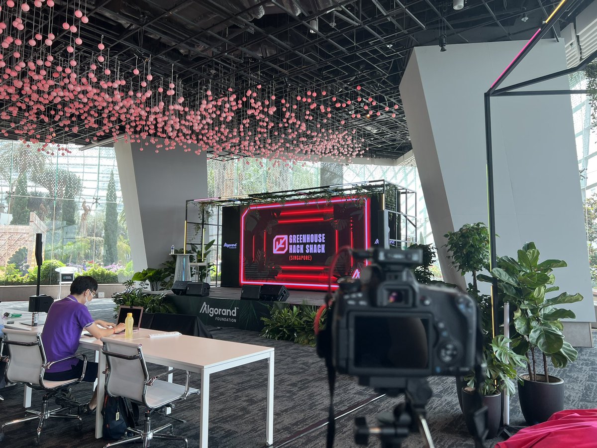algo_foundry's tweet photo. π/19 Weβve come to an end for this 3 day event for the Greenhouse #Developer #TechTalk & #HackShackπ
Weβre glad that everyone had a great time #networking and learning more about #Web3 through our workshopsππ»ππ»
@DevGreenhouse @AlgoFoundation https://t.co/fXKn4sk5jO