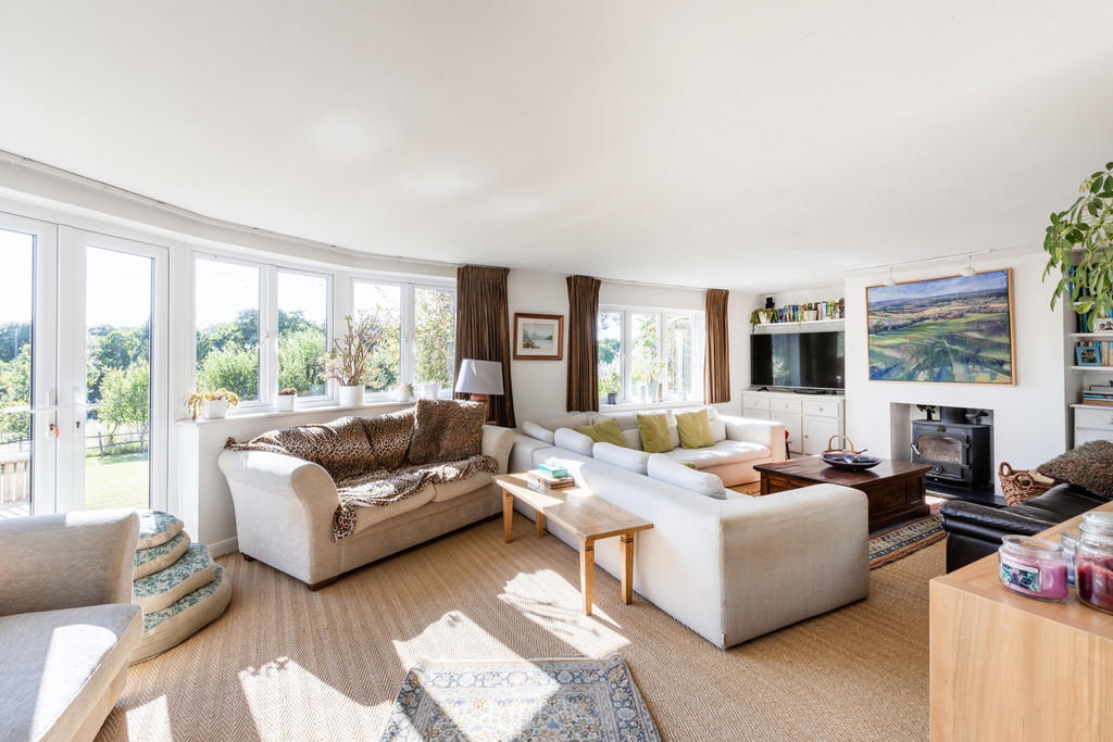 MyMoveTracker's tweet photo. 🛏️ 6 bedrooms
💷 £1,675,000
📌 Luxfords Lane, East Grinstead
🔑 Marketed by @move.revolution

A detached rural residence located on one of the most sought-after roads in the area within a close proximity to town and station.
.
.
#buying #forsale ⁠#finance #home #house https://t.co/xiWk1yi0gU