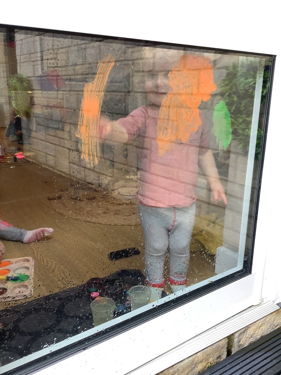 LittlePips1's tweet photo. Finding new and exciting ways to make marks in our Nest this morning 🍁 https://t.co/DFaxvwJEUu