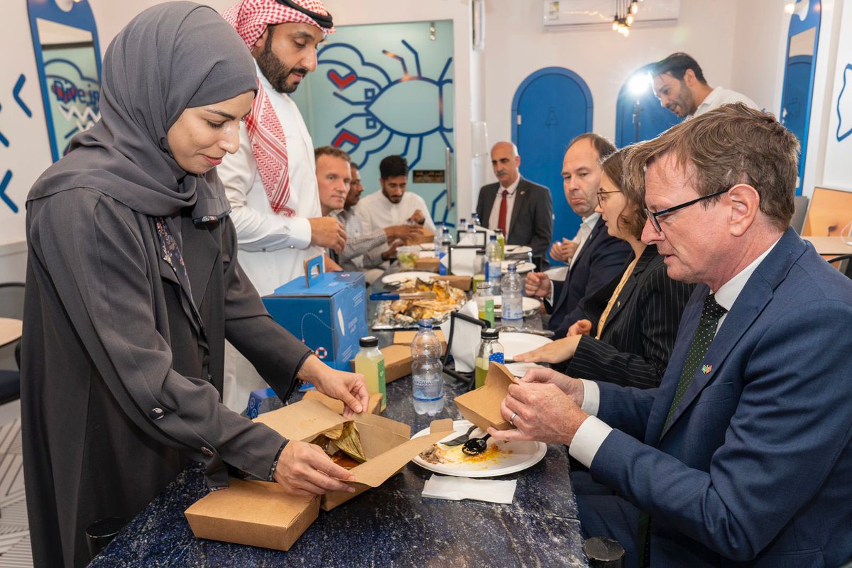 NorwayAmbKSA's tweet photo. Delighted to give a #Norwegian #Seafood certificate to  @TackleBaks restaurant and @KiloSamak in #Khobar. The Norwegian salmon they use in their Middle East and Asian fusion dishes tasted amazing! @TackleBaks @Seafood_Norway @KiloSamak @IN_MiddleEast https://t.co/MwNnkBJjOq