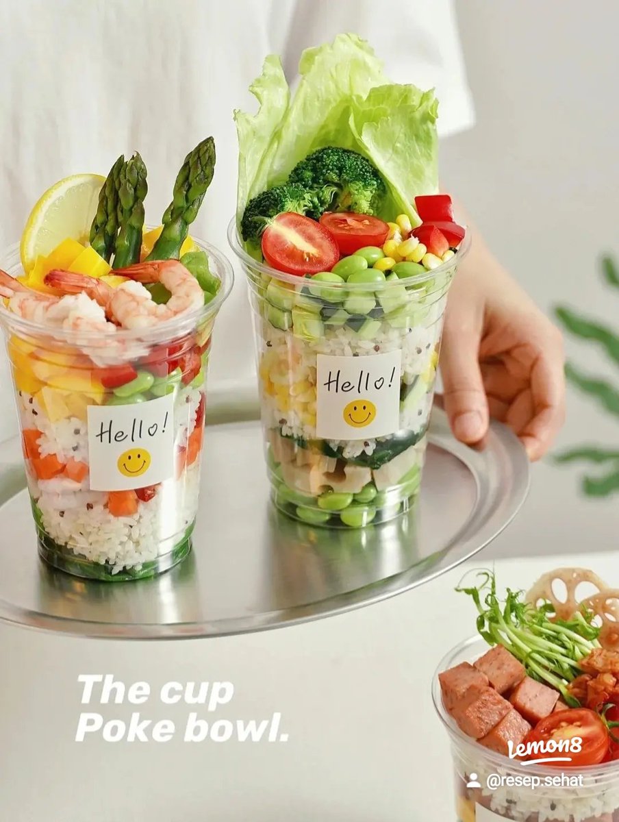 resepsehat_'s tweet photo. Cup rice poke ini cocok buat kamu yang makan makanan sehat setiap harinya. Dengan protein yang tinggi dan rendah lemak juga lho 🤤🤩
🥦 Bahan 🥦
Rice Cup Udang Alpukat 🥑
Udang, alpukat, asparagus wortel, bayam, edamame, lemon 🫑
-A Thread-
#Healthyfood #Cuprice #Resep https://t.co/uICFzbBgeX
