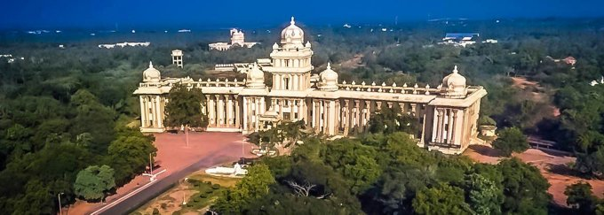 BrindaHere's tweet photo. Tamil University in #Thanjavur - 1000 Acres
#Tanjore #Tamil #TamilNadu #29thSepR https://t.co/9bXtLDIqWJ