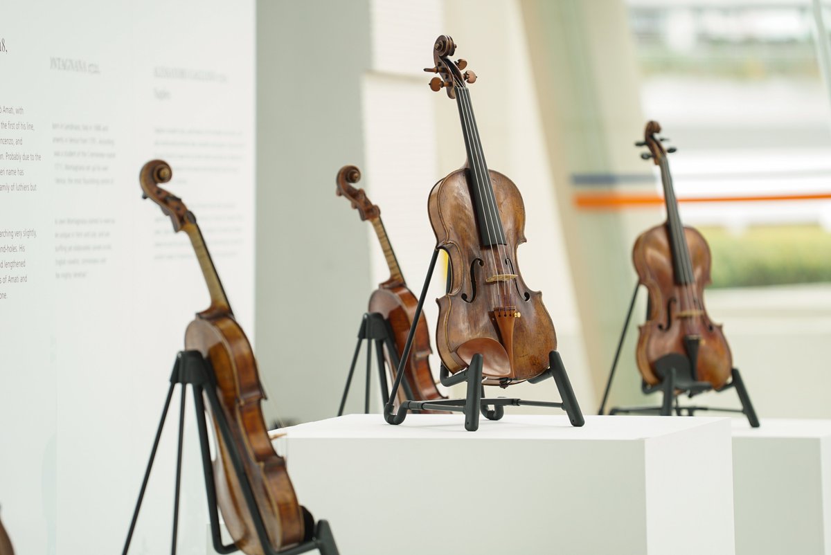 sivcsg's tweet photo. Announcing special masterclasses on 10 and 13 Dec with jury members Mihaela Martin and Martin Beaver! Free and open to all aged 6 to 25. Learn more and apply at https://t.co/1gggW6MBoU.
#SIVC2022 #sivcsg #singapore #violin #classicalmusic https://t.co/4pMTPuUveB