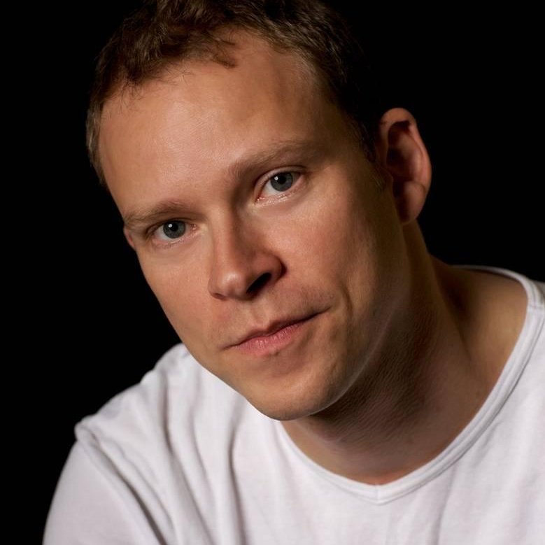 Happy birthday to comedy actor Robert Webb, who\s 50 today.  