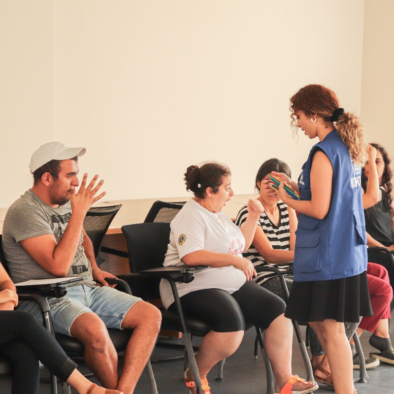 IOMTurkiye's tweet photo. 👐IOM&amp; @mersin_bld celebrated #InternationalDayofSignLanguages&amp; #InternationalWeekofDeafPeople at the IOM-run Migrant Centre.Sign languages are essential for the full realization of the human rights of people w/ hearing impairments. #IWDP #IDSL #BuildingInclusiveCommunitiesforAll