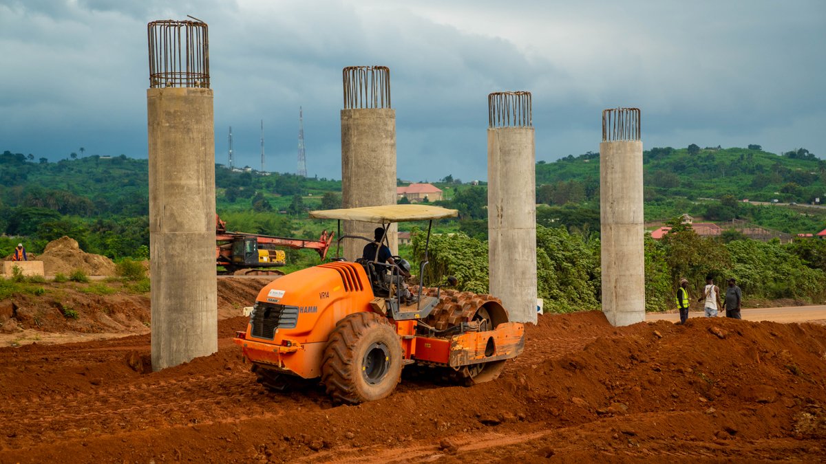 FeedbackOYSG's tweet photo. Ongoing Project: Construction of Bridges and Interchanges on Ibadan Circular Road. More details https://t.co/j1NzqFUjC3. https://t.co/PlJJN9TF6X