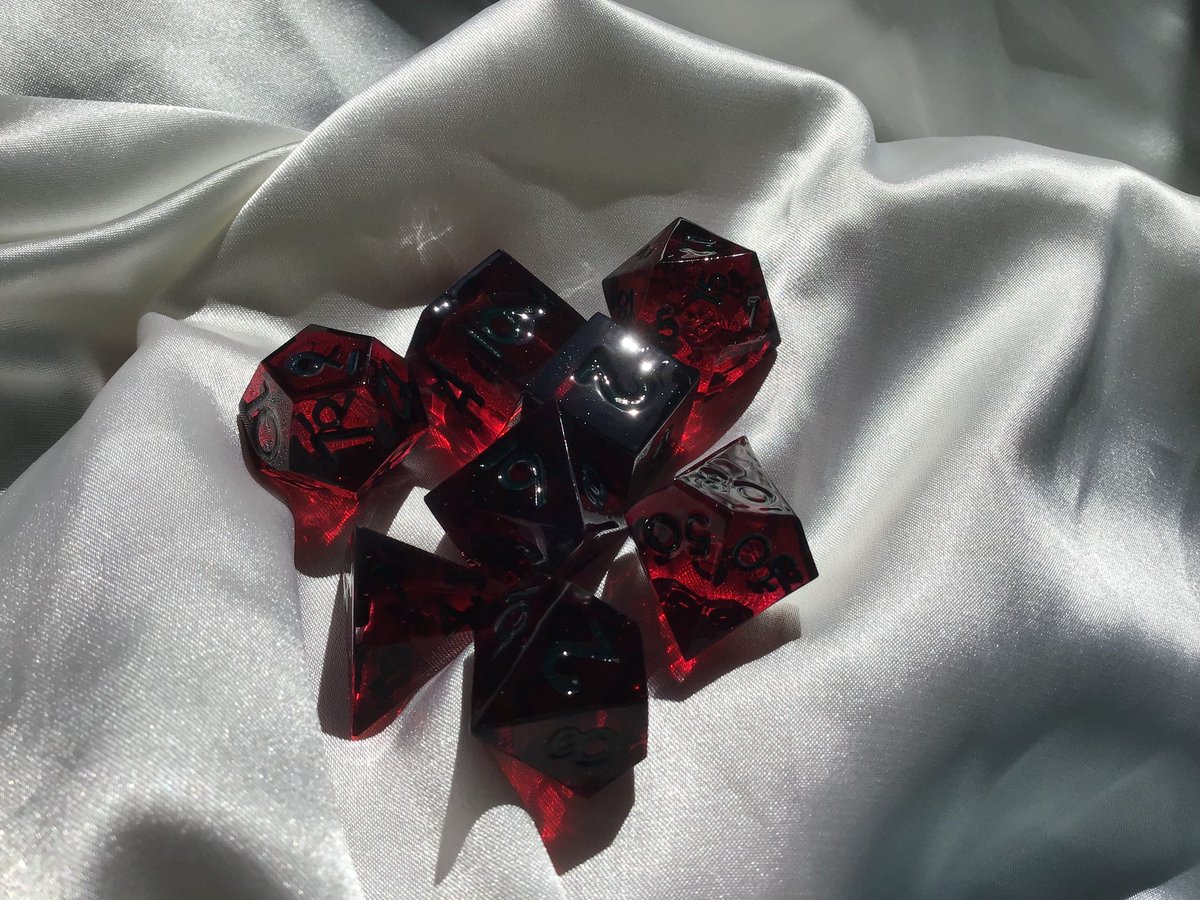 레진 주사위/ 다이스 커미션 작업했습니다 신청 감사합니다😊😊💕💕