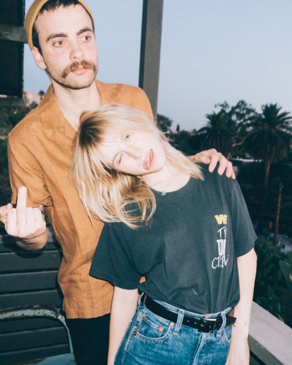 hayleysoutfits's tweet image. "Williams and York confirm rumours that they are dating but decline to comment further". ❤️‍🩹