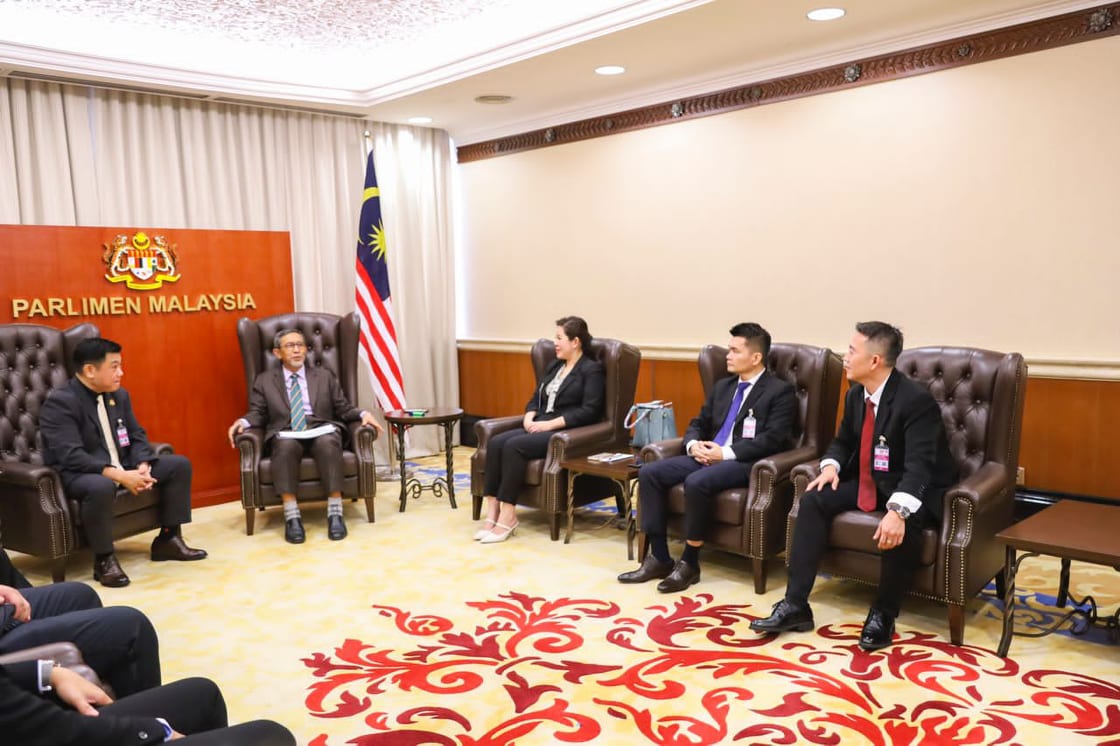 jobbuilderMY's tweet photo. 21 September 2021 marked another momentous occasion for #Jobbuilder on the very first courtesy visit to #ParliamentMalaysia #DewanRakyat #Malaysia, which was welcomed by Hj Rashid Hasnon, YB Dato' Hj Mohd Rashid Hasnon, Deputy Speaker of Parliament.  🇲🇾👏🏼👏🏼👏🏼#NegaraKita #Malaysia https://t.co/fZOs05oIxu
