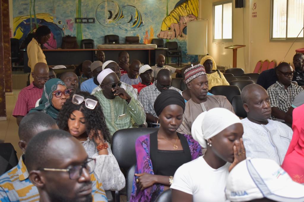 naturaljustice's tweet photo. #senegal  #kebetu
Ce 28.0922, NJ et le #Rapen ont organisé un atelier de restitution de l'étude des impacts cumulatifs des industries à Bargny. https://t.co/bjm2bwbLha