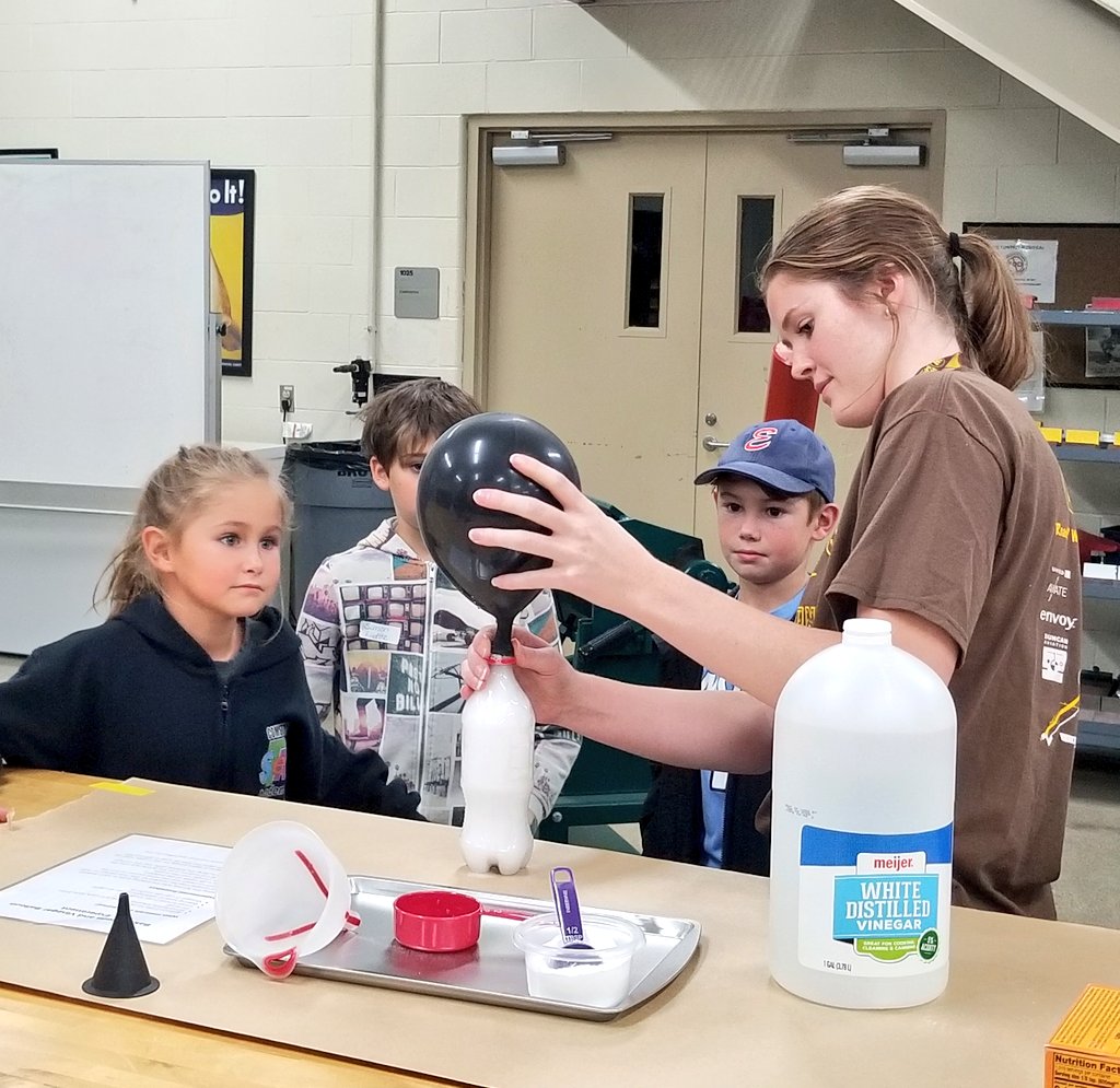 75navigator's tweet photo. An another amazing night working with @WMUCoA at my 10th year of Night of Flight! @cchopp @ComstockPS #STEMAcademy @bcteacher https://t.co/EmQRqbCKkN
