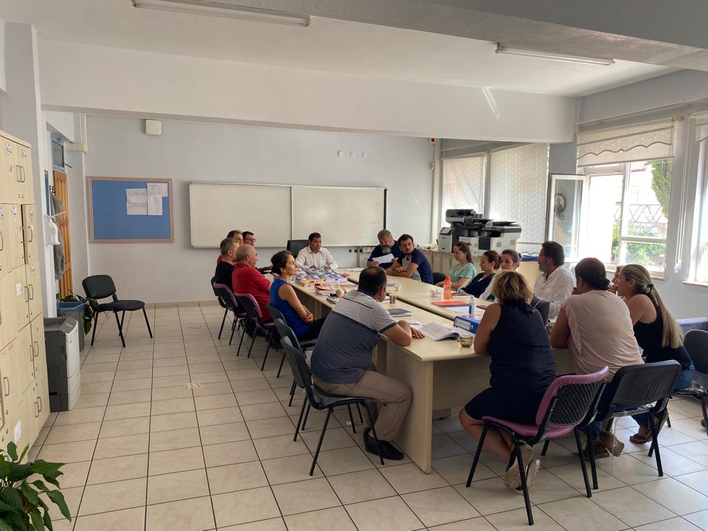 İlçe Milli Eğitim Şube Müdürümüz Sayın Şenol Ağbaba okulumuzu ziyaret ederek eğitim öğretim ile ilgili bilgi alış verişinde bulundu. <a href="/KasIlceMEM/">Kaş İlçe Milli Eğitim Müdürlüğü</a>  <a href="/antalyamem07/">Antalya İl Millî Eğitim Müdürlüğü</a> <a href="/tcmeb/">Millî Eğitim Bakanlığı</a>