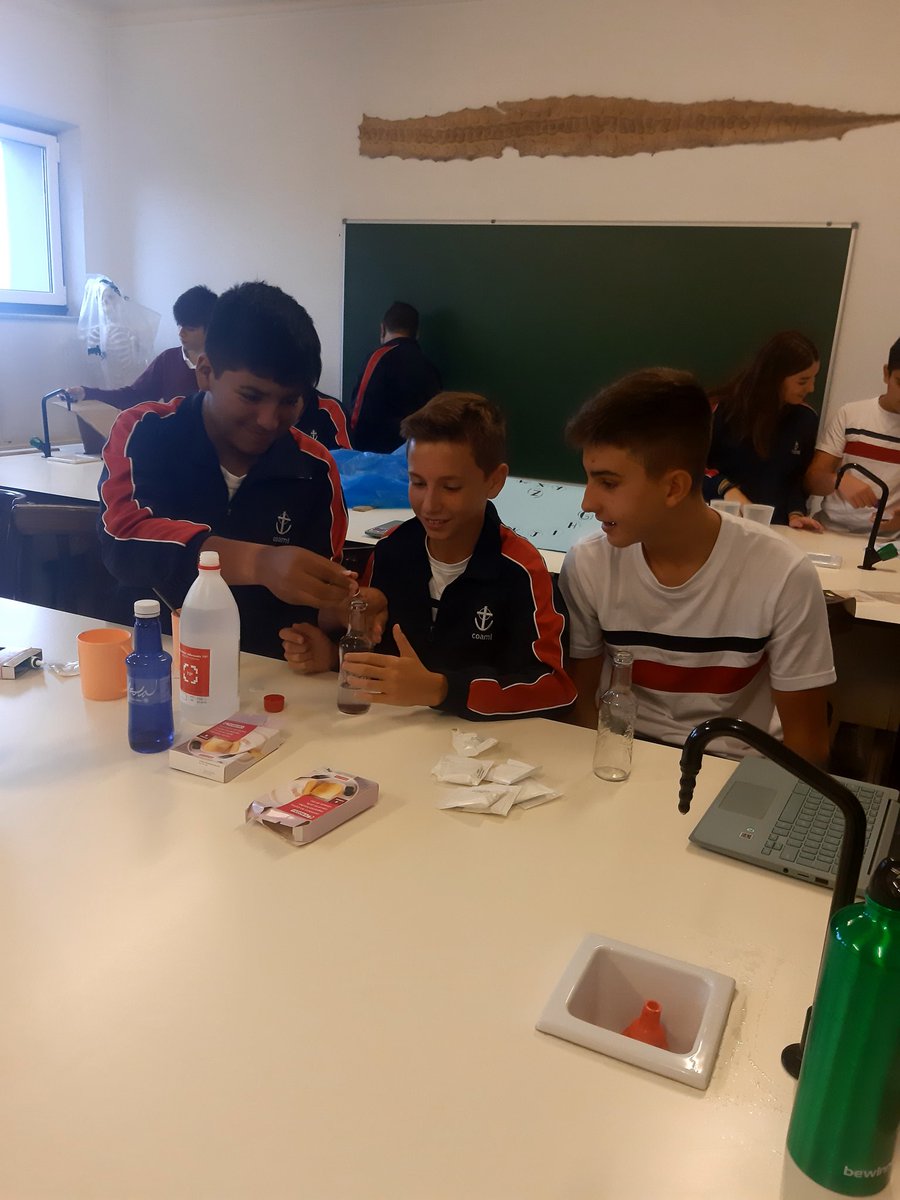 coamisestao's tweet photo. DBH3koek zientzialarien lana praktikan jarri dute. https://t.co/UCLhBnB8WQ