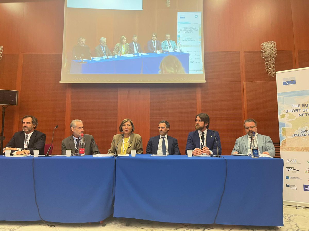 Assarmatori1's tweet image. #ShortSeaShipping #NaplesShippingWeek. Matteo Catani (#Assarmatori): Più volte la Commissione Europea ha rimarcato l’idoneità di questo strumento, dichiarandolo compatibile con il regime degli aiuti di Stato. @RAM_Spa @mims_gov @Conftrasporto @Confcommercio @GNVtraghetti