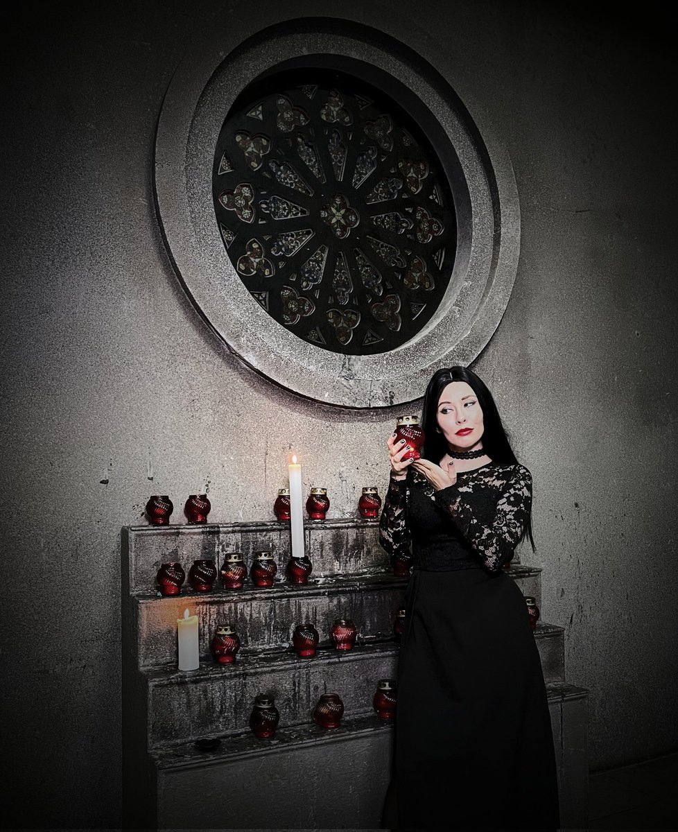 nabsta_nabsta's tweet photo. Мортиша Аддамс Home Alone, часть 2!
#mortisha #Cosplay #addamsfamily #gothic https://t.co/6gGcoUX9LA