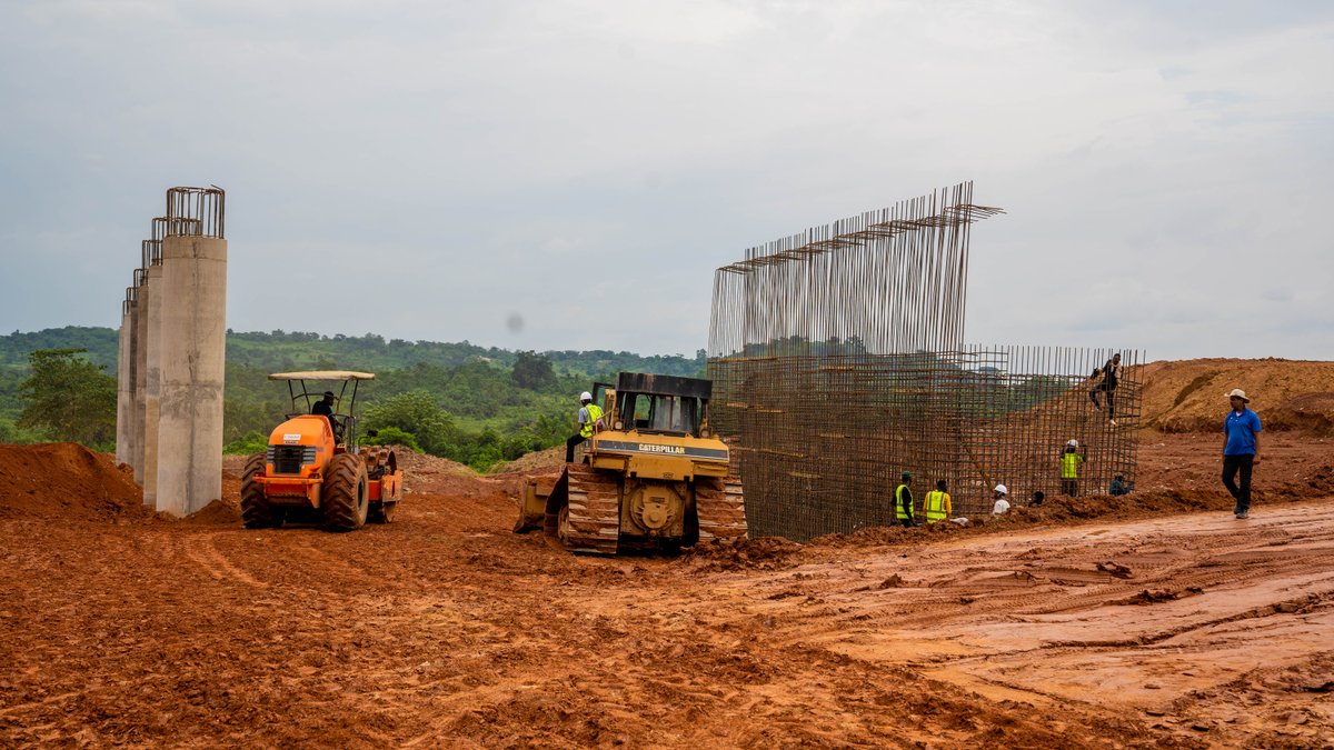 FeedbackOYSG's tweet photo. Ongoing Project: Construction of Bridges and Interchanges on Ibadan Circular Road. More details https://t.co/j1NzqFUjC3. https://t.co/PlJJN9TF6X