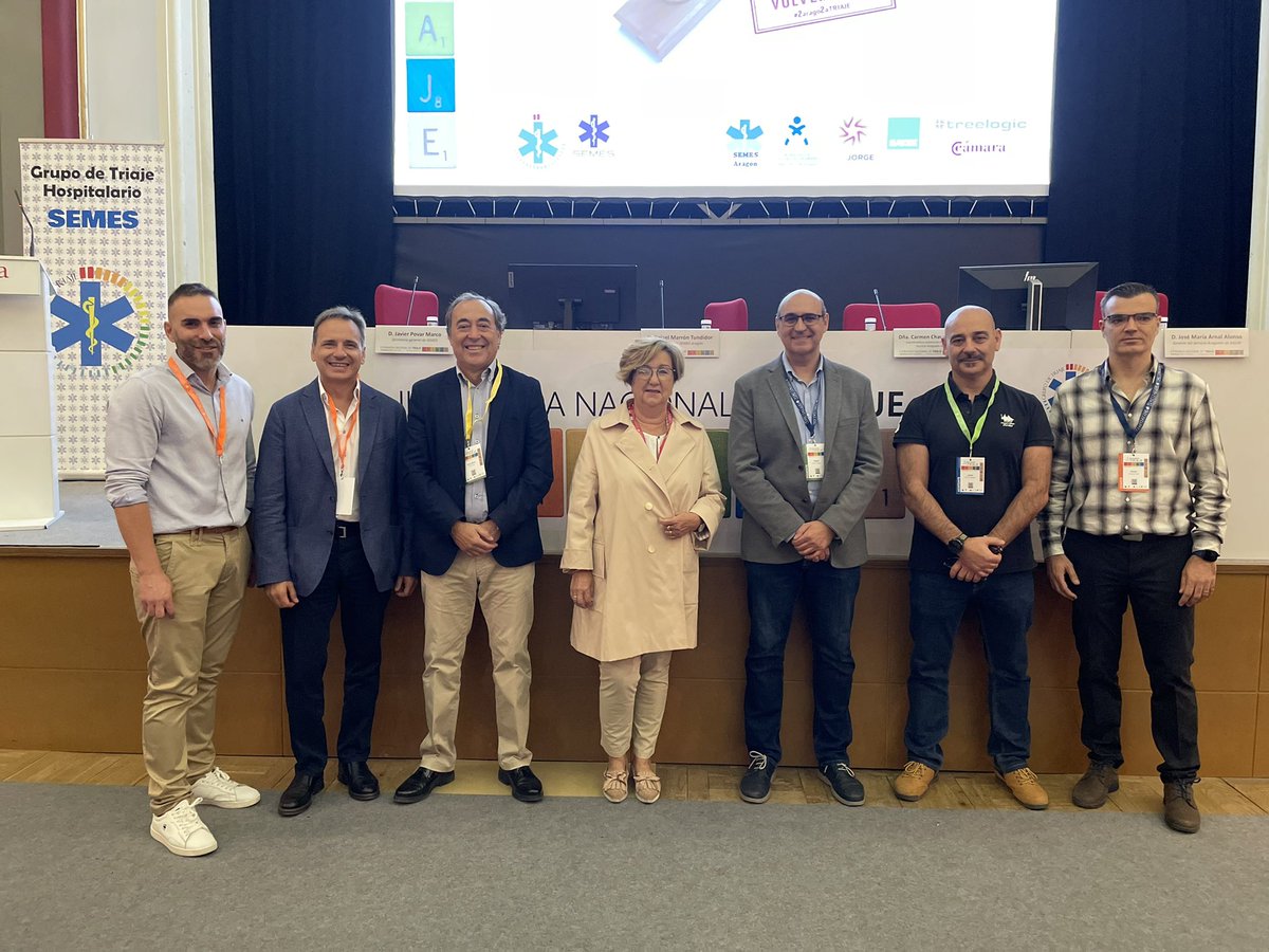 SEMES_'s tweet photo. Inauguramos la II Jornada Nacional de #Triaje agradeciendo a Carmen Chaverri, coordinadora de enfermería de Salud Aragon y José María Arnal, gerente de @SaludPublicaAra por su apoyo. #2arago2aTRIAJE https://t.co/YirWf3BsPp