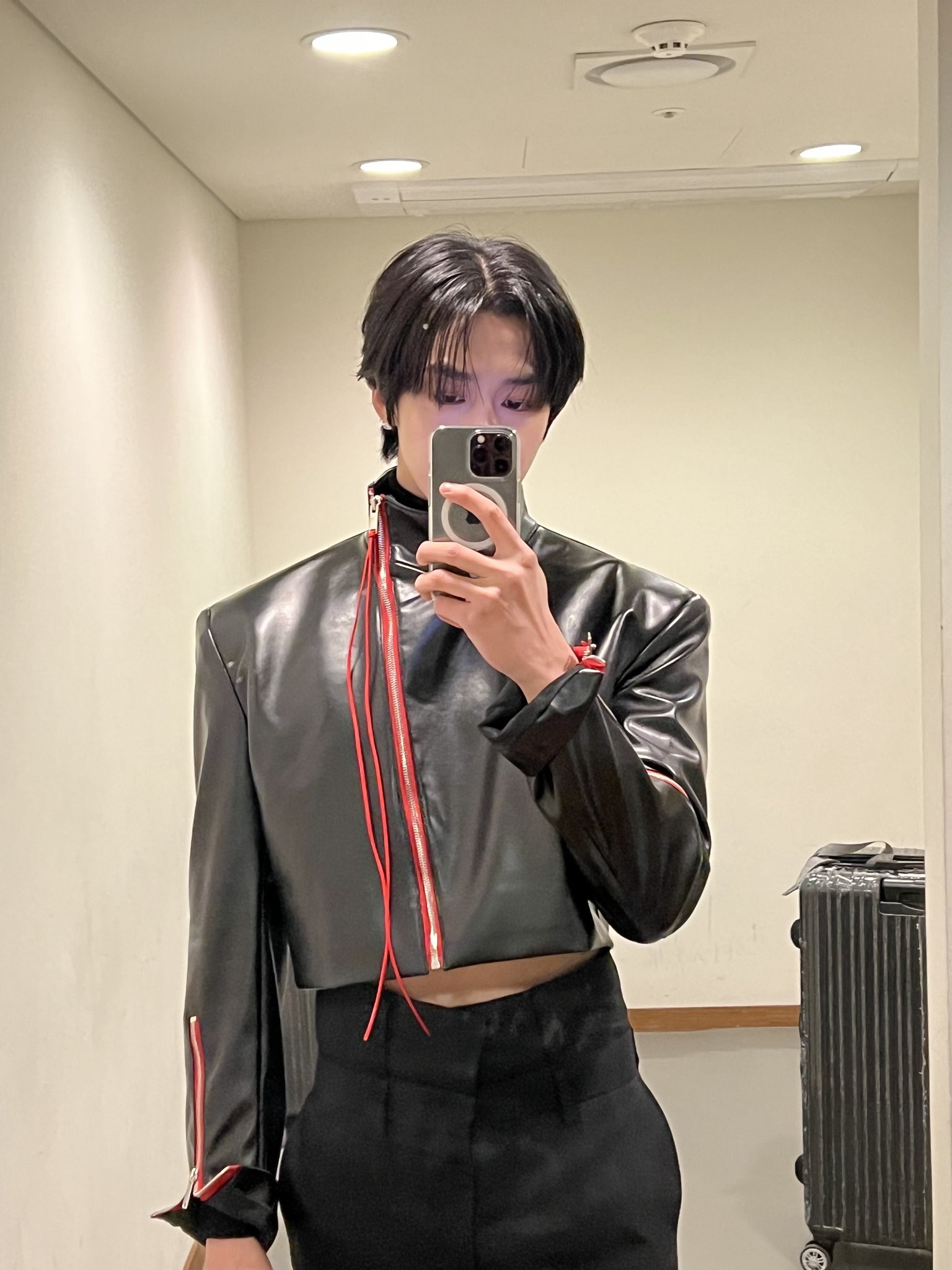 얀이 on X: "크롭레자입고 거셀 찍어둔 채형원 진짜 앙큼해...🫠 https://t.co/36msJw28nw" / X