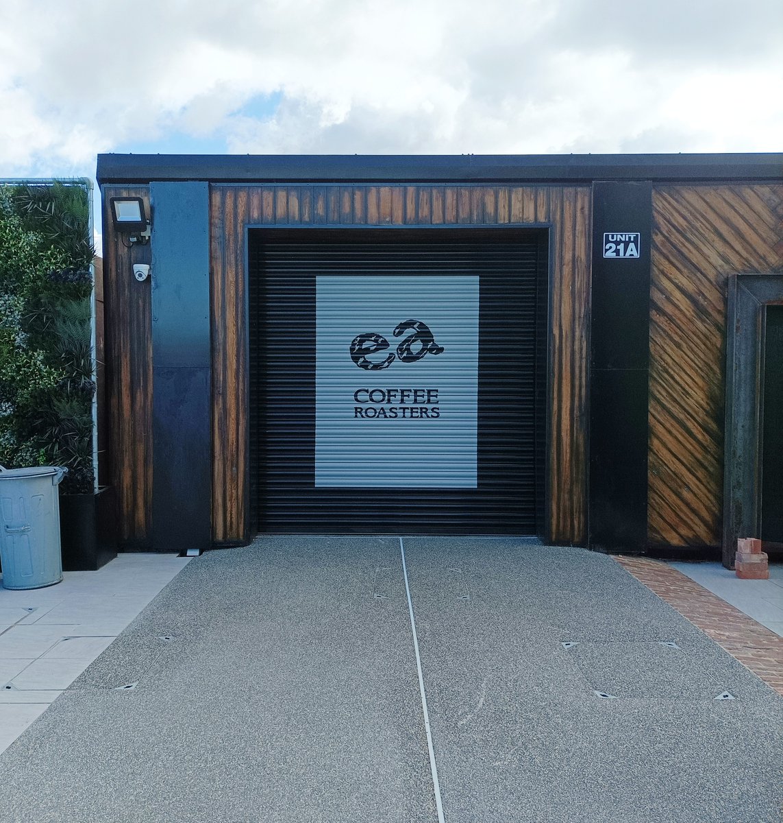We have officially MOVED! 🚛👋. Goodbye Alvin Street, hello Bamfurlong Industrial Park. Alvin Street has served us well for the past 7 years but it's now time for us to move on to bigger and better! 
New Address here: eacoffee.co.uk/contact-us/