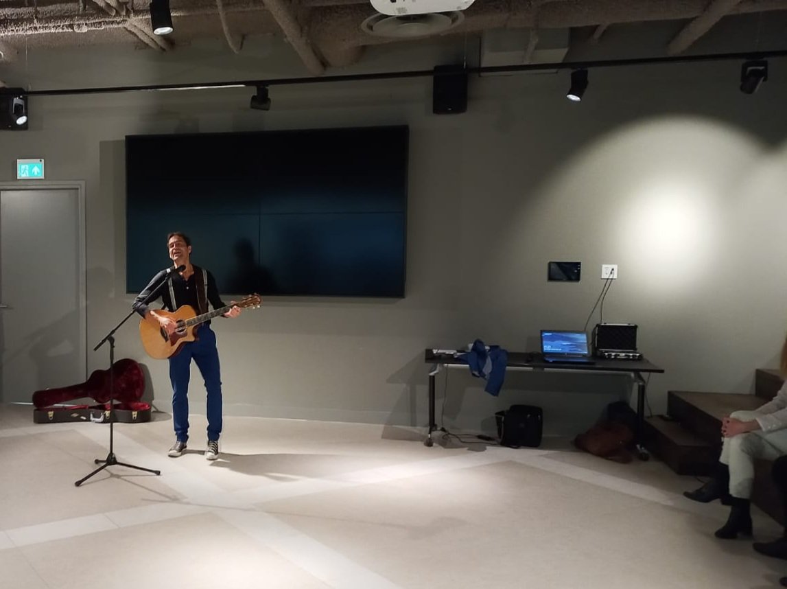 Vandaag spreken én zingen op international conference on dual disorders den Haag. #longtermeffectsofrecreationaldrugs #HPPD #visualsnow #dissociation
 <a href="/ParnassiaGroep/">Parnassia Groep</a> <a href="/BrijderJeugd/">Brijder Jeugd</a> #bestofbothworlds