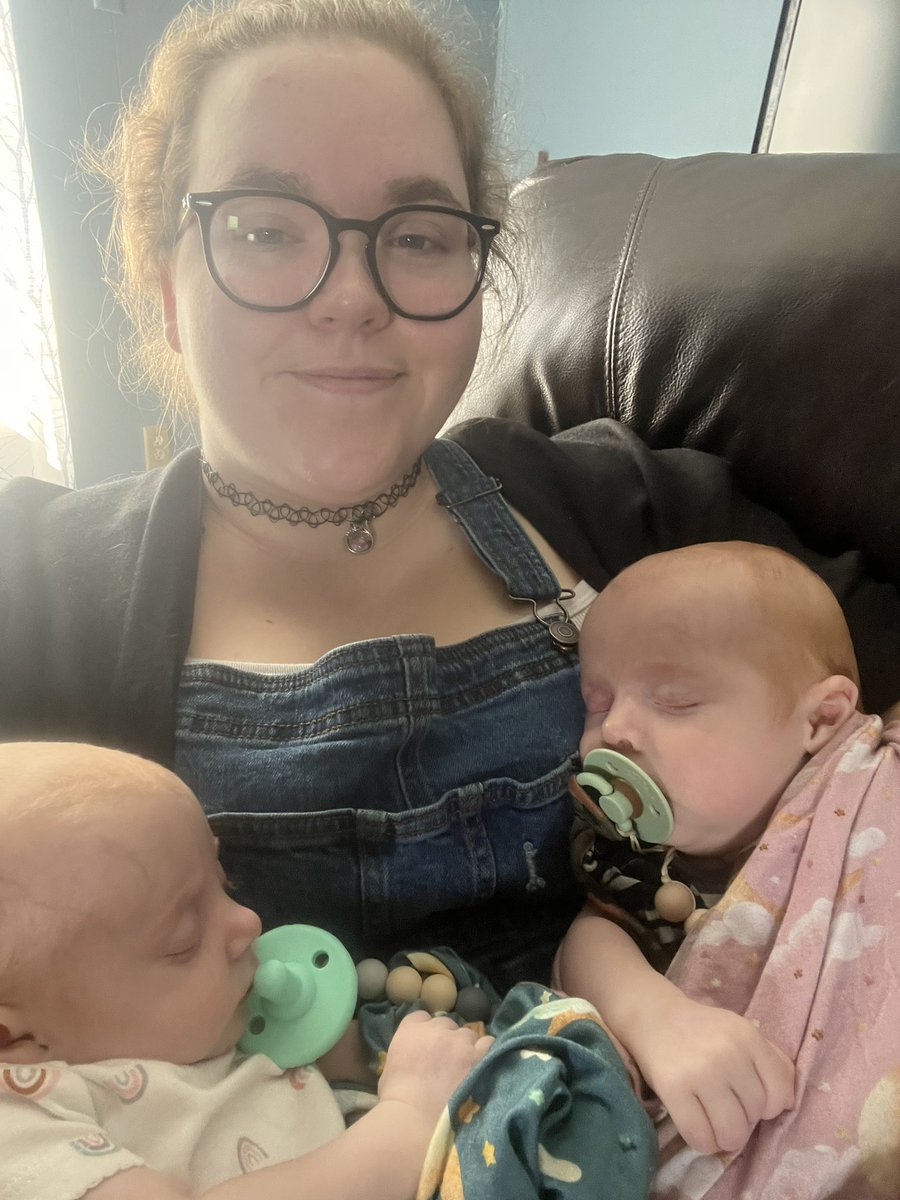 KWritingRambles's tweet photo. You never think you’d experience an infant loss in the family until it happens…rip Oliver Greyson 😩💔 Auntie loves you so much. I’ll watch over sissy for you 😣🥺 https://t.co/0O8UNSsi4t
