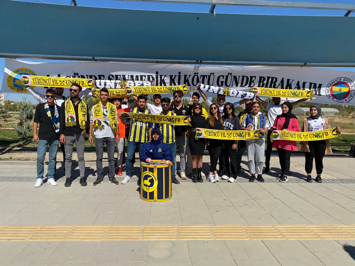 unigfbvan's tweet photo. Van Yüzüncü Yıl Üniversiteli Genç Fenerbahçeliler üye alım ve tanıtım stantlarımız devam ediyor. Tüm Fenerbahçeli arkadaşlarımızı bekleriz.
#UNIGFB 
#UNIGFBSENİCAĞIRIYOR
@unigfborg https://t.co/BMVojMibXp