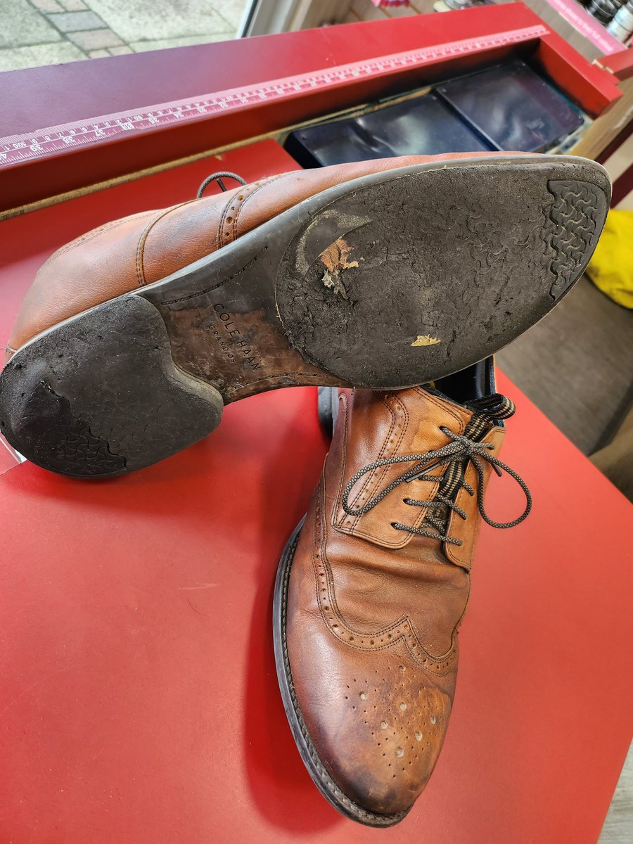 Sorrell_Ashton's tweet photo. Big shoe repair job on for me for the next 2-3 days... some soles, some new blocks, heels, bit o' stitching and a damn good punt at some polish... let's see how good I can make these babies #timpson #repairNOTreplace #testingyourskills https://t.co/EgMMCgICFq