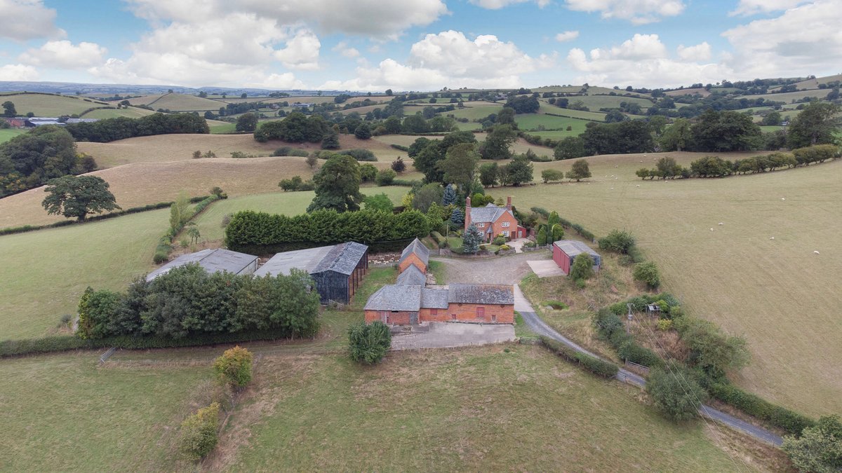 Our #struttandparker #farm sales team have launched an incredibly attractive Welsh Marches Farm with well-proportioned #Farmhouse, range of traditional and modern #farmbuildings and about 133 acres of #land tinyurl.com/bdmaarzd