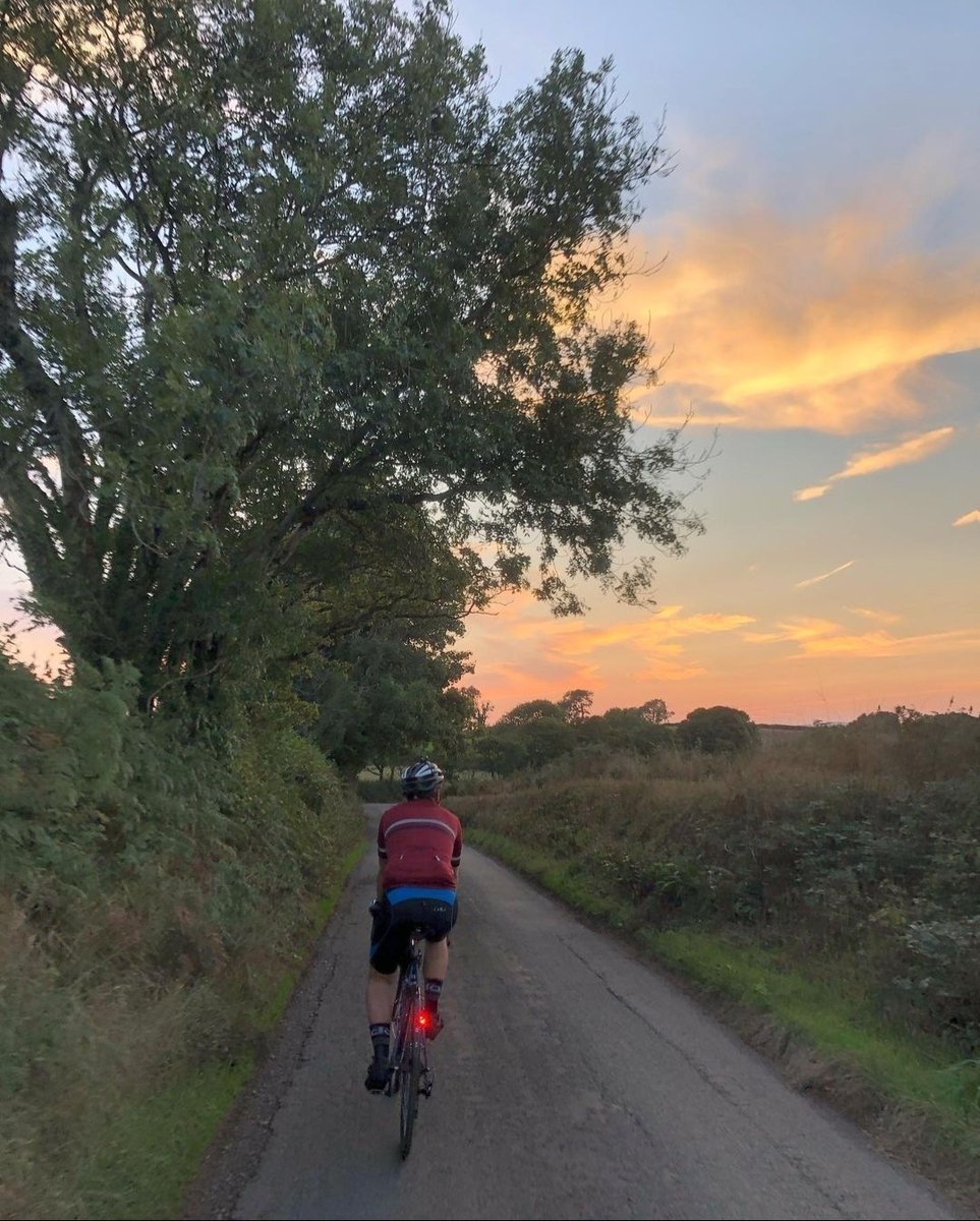 devonclimate's tweet photo. Cyclists in Totnes can join Totnes Bike Hub's fortnightly Saturday Community Cycle Club rides, funded by @WeAreCyclingUK!
The rides depart at 10AM from the bike hub. They are around 10-15 miles long on quiet lanes where possible, and usually finish at midday.
#CycleDevon https://t.co/wNvWNZyErM