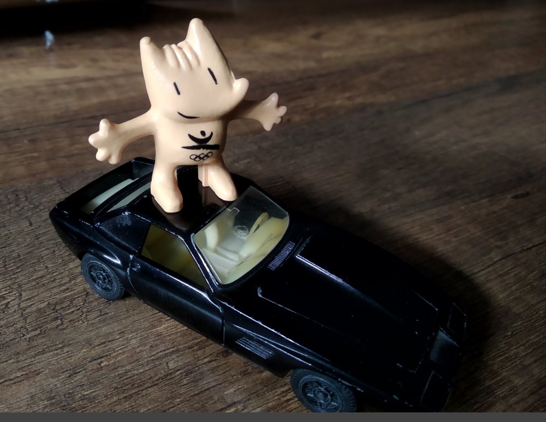 <a href="/CobiBcn92/">Cobi</a> Aunque sea algo tarde, quiero rememorar el 30 aniversario de esta gran mascota olímpica, subido a Kitt el coche fantástico