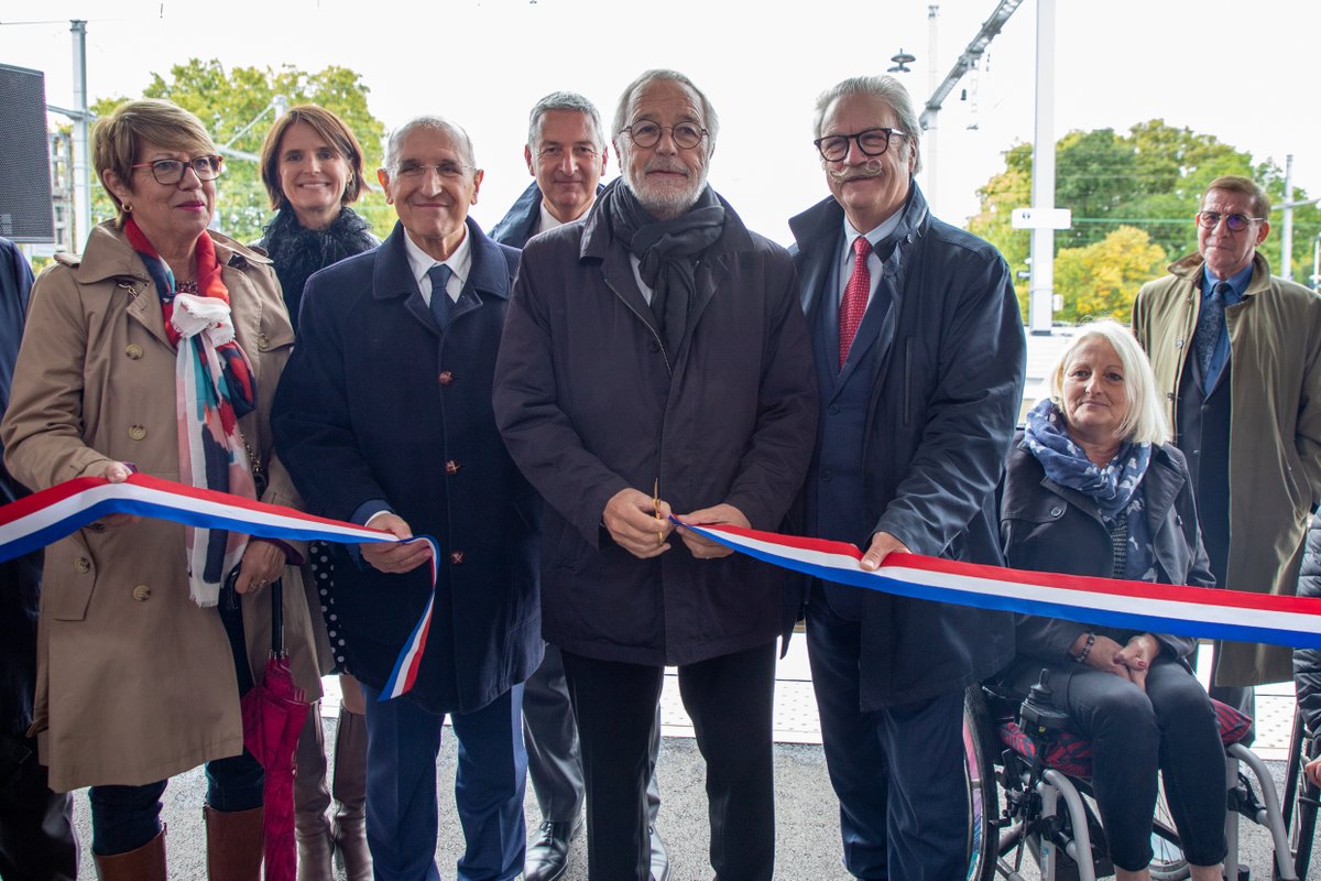 🚈 Gare de Dijon : travaux terminés !
2 années (et 39,4 millions d'€) ont été nécessaires pour rendre la gare 100% accessible aux personnes à mobilité réduite 👩‍🦽
L’inauguration a eu lieu ce matin avec <a href="/Prefet21_BFC/">Préfète Bourgogne-Franche-Comté, Préfète Côte-d'Or</a> <a href="/michelneugnot/">Michel Neugnot</a> @jerome_grand <a href="/frebsamen/">François Rebsamen</a> <a href="/AzemardSandrine/">Sandrine AZEMARD</a>