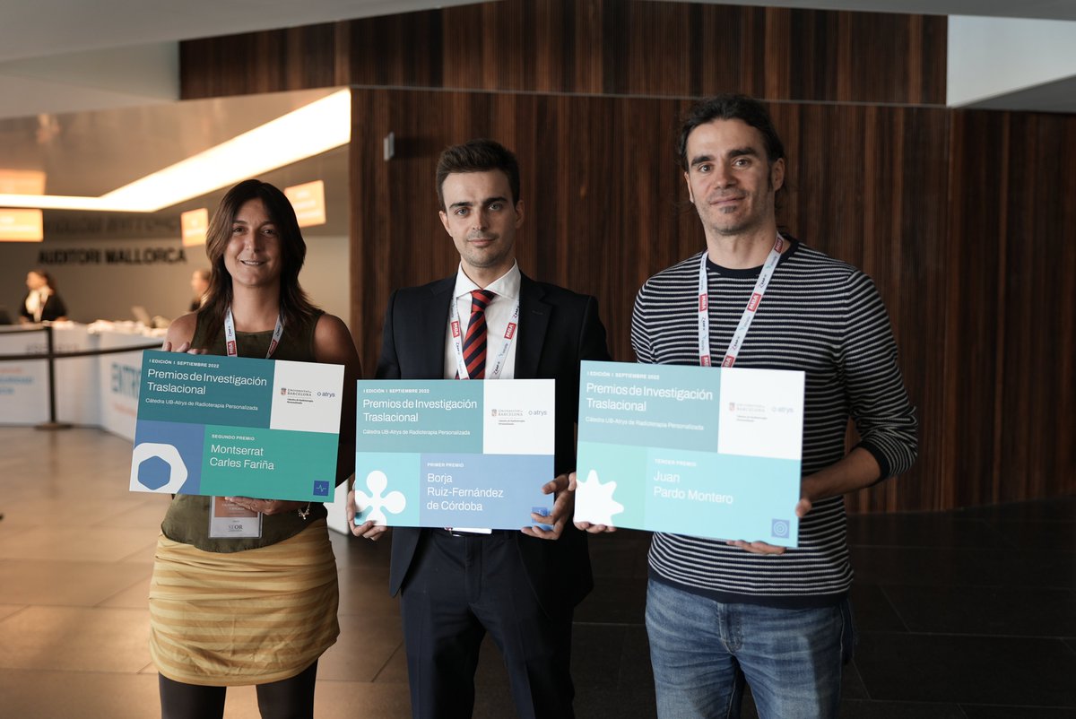Atrys_Health's tweet photo. Ayer, desde el XXI Congreso de @SEOR_ESP, celebramos los Premios de Investigación Traslacional de la Cátedra @UniBarcelona-Atrys de Radioterapia Personalizada. Las investigaciones del Dr.Borja Ruiz, de la Dra.Montserrat Carles y del Sr.Juan Pardo fueron premiadas. ¡Enhorabuena!👏 https://t.co/Ni5VEssx5S