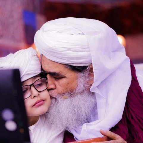 دعوتِ اسلامی اور امیرِ اہلسنت کی محبت اتنی سستی نہیں کہ 
ہر بدبخت کو نصیب ہوجائے ۔

عطار ہمارے مرشد ہیں ہم خوش نصیب ہیں
#Dawateislami