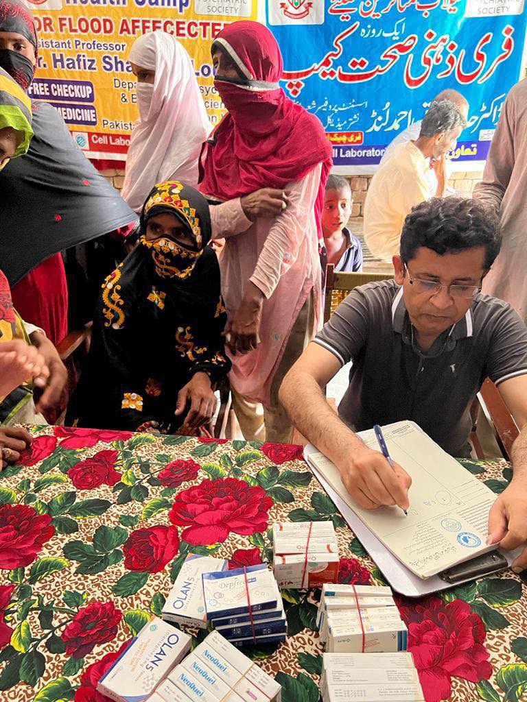 PakistanPps's tweet photo. Free medical camp for flood affectees by PPS punjab Dr Hafiz Shafiq Ahmed…
More than 500 patients were assessed and given free medicines @WPA_Psychiatry @WHO https://t.co/VrigVp9r6q