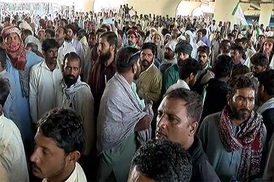 DunyaNews's tweet photo. اسلام آباد:کسانوں کا دھرنا جاری،ڈی چوک جانے کی کوشش پولیس نے ناکام بنا دی #farmer #islamabad #protast https://t.co/Um77UPcm3y https://t.co/ekH2tPAQXR