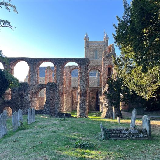 Late September sun in St Botolph’s Priory. 🌞