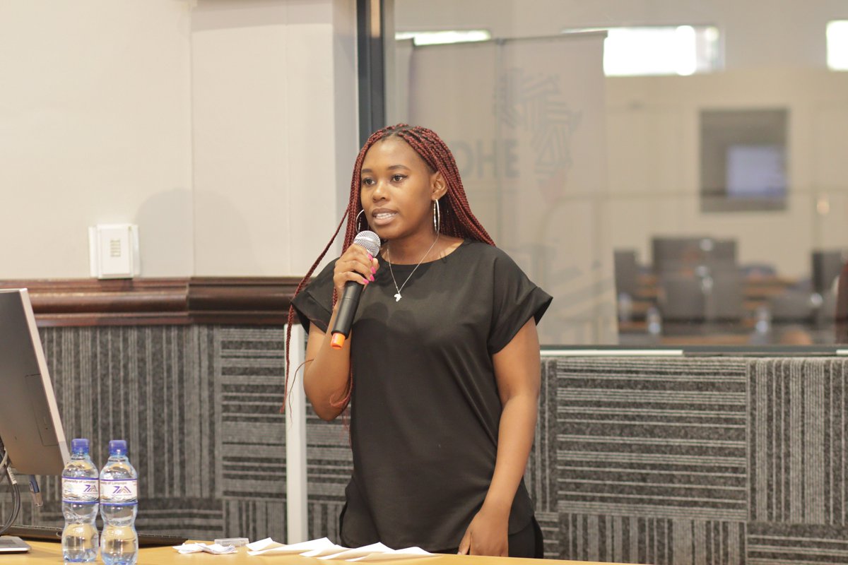 ULvarsity's tweet photo. Student entrepreneurs pitch their innovative ideas or existing businesses in different categories.
#EDHEIntervarsity2022 #MoveToMarket
Watch on Live Streaming: https://t.co/yXaQraFmLF https://t.co/QUYwg3nDXP