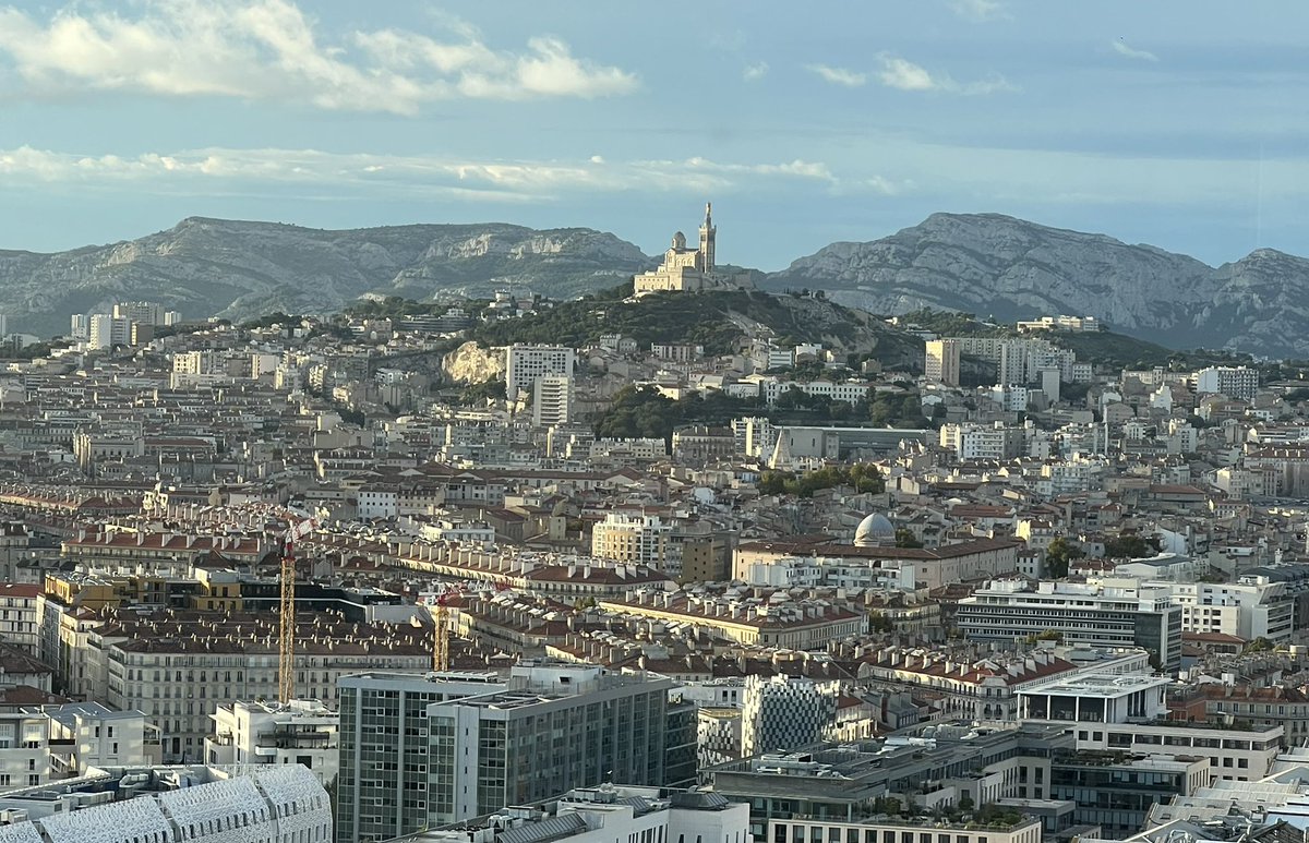 jycayuela's tweet photo. Une matinée studieuse @marseille en compagnie de mes collègues communicants @OrangePACA et @OrangeAuRA et la découverte de la magnifique vue depuis la tour #LaMarseillaise avec l’intervention du DIRCOM de l’@OM_Officiel  @JacquesCardoze https://t.co/MrWfZmBnr6