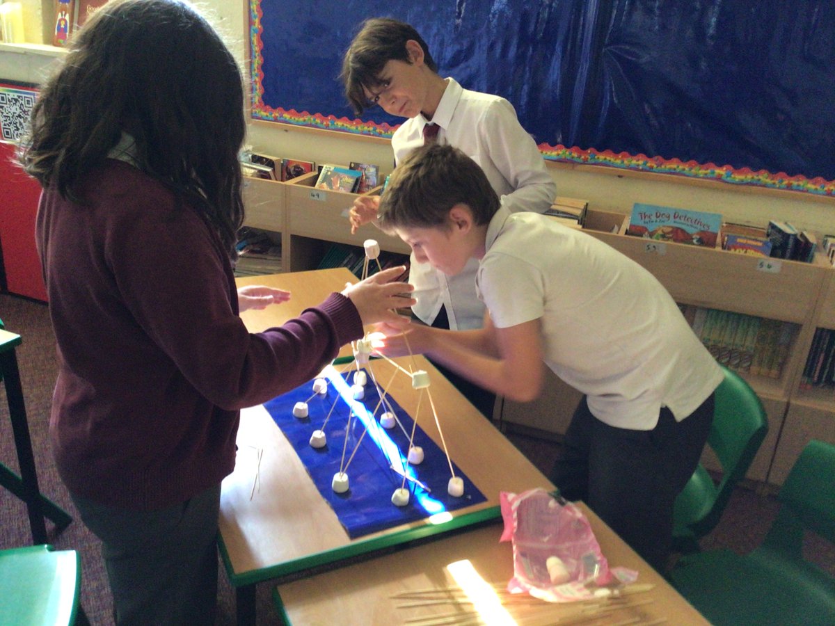 BiburySchool's tweet photo. Mighty Oaks class have been busy in Science this week learning about electricity and circuits. The children were challenged to create their own experiment investigating how the brightness of bulbs can be altered. #bibury  #cirencester #fairford #northleach https://t.co/EnMkr7bR4p
