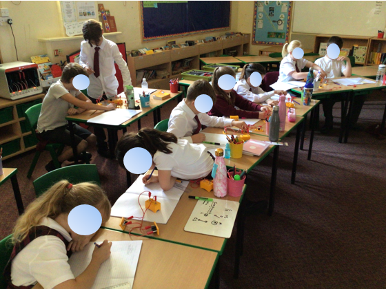 BiburySchool's tweet photo. Mighty Oaks class have been busy in Science this week learning about electricity and circuits. The children were challenged to create their own experiment investigating how the brightness of bulbs can be altered. #bibury  #cirencester #fairford #northleach https://t.co/EnMkr7bR4p
