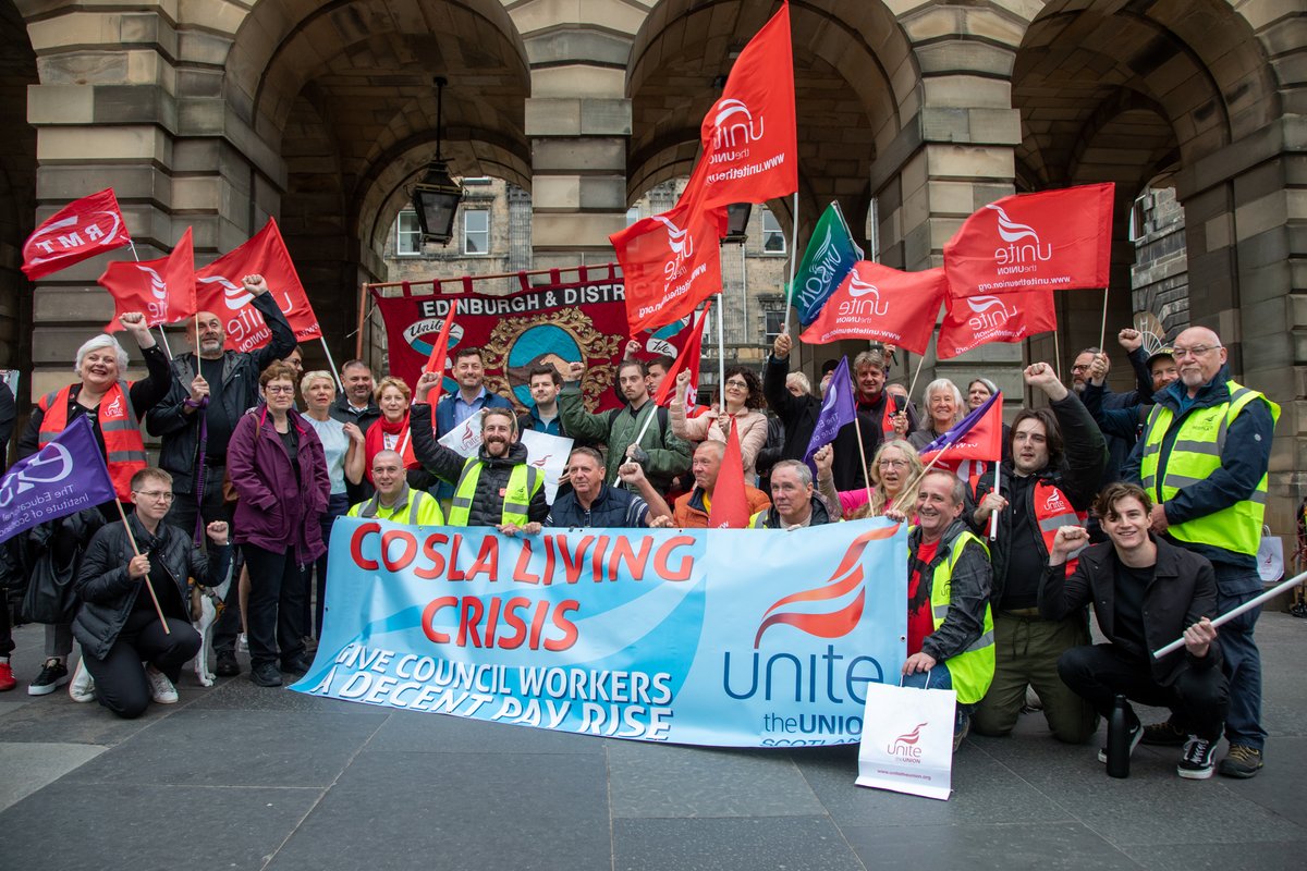 UniteCECbranch's tweet photo. Unite members have accepted the latest pay offer with 71% in favour. Huge thanks to members in Waste and Cleansing—you won this for local government workers across Scotland. 

We look back on the strike and forward on the fights ahead at https://t.co/AthbWiEyXT

@UniteScotland https://t.co/yMWUTP1iXW